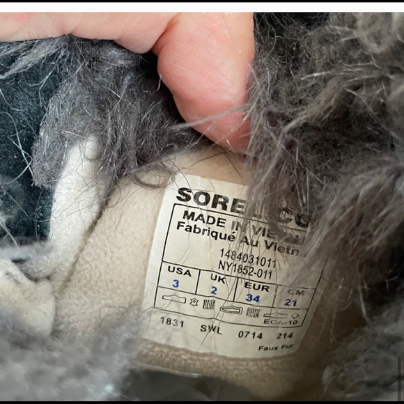 Sorel Girls Black Winter Fur Boots - Picture 7 of 8